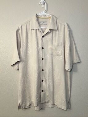 Tommy Bahama 100% Silk Hawaiian Camp Shirt Beige Palm Leaf Jacquard Mens M